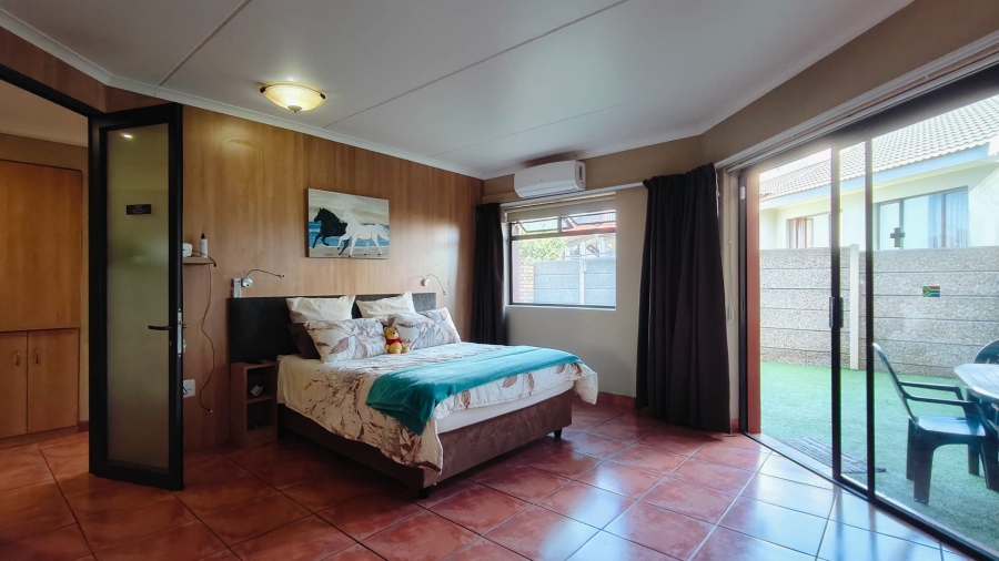 7 Bedroom Property for Sale in Bayview Western Cape